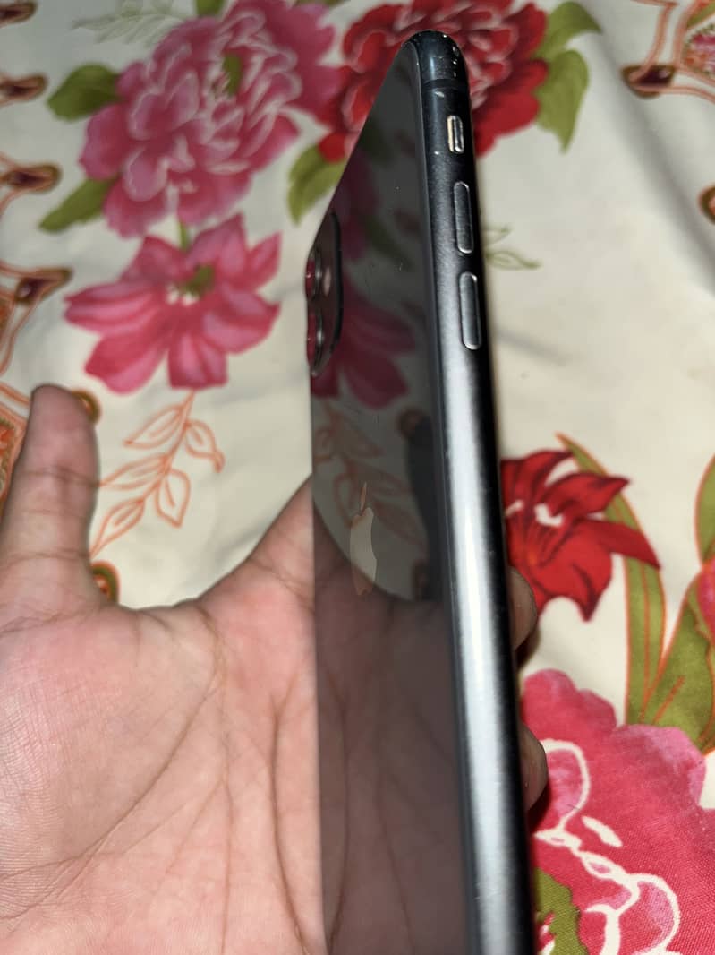 Apple iPhone 11 5
