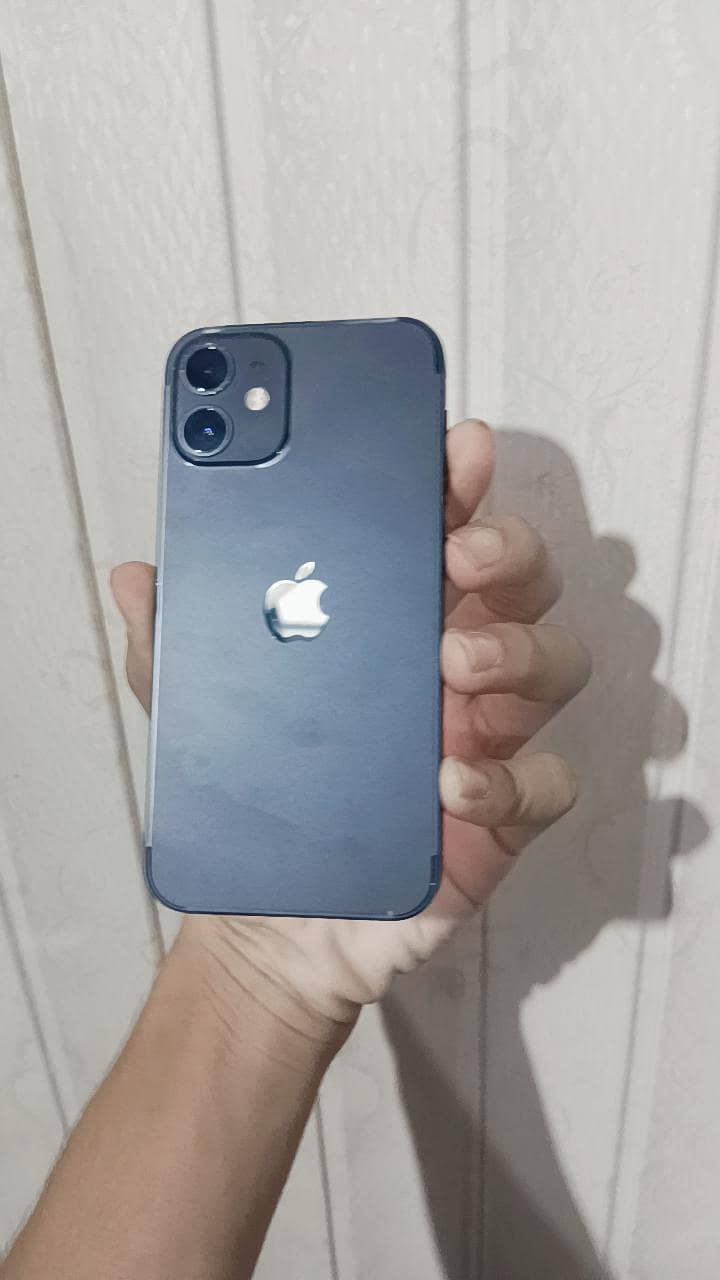 Apple iPhone 12 mini 3