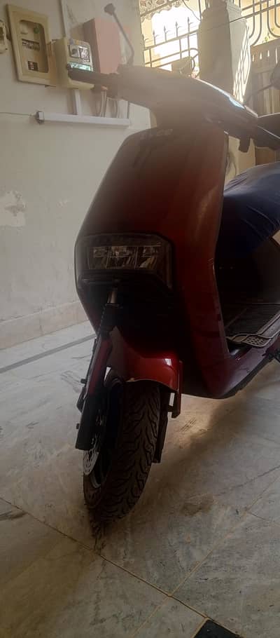 EVEE electric motor bike