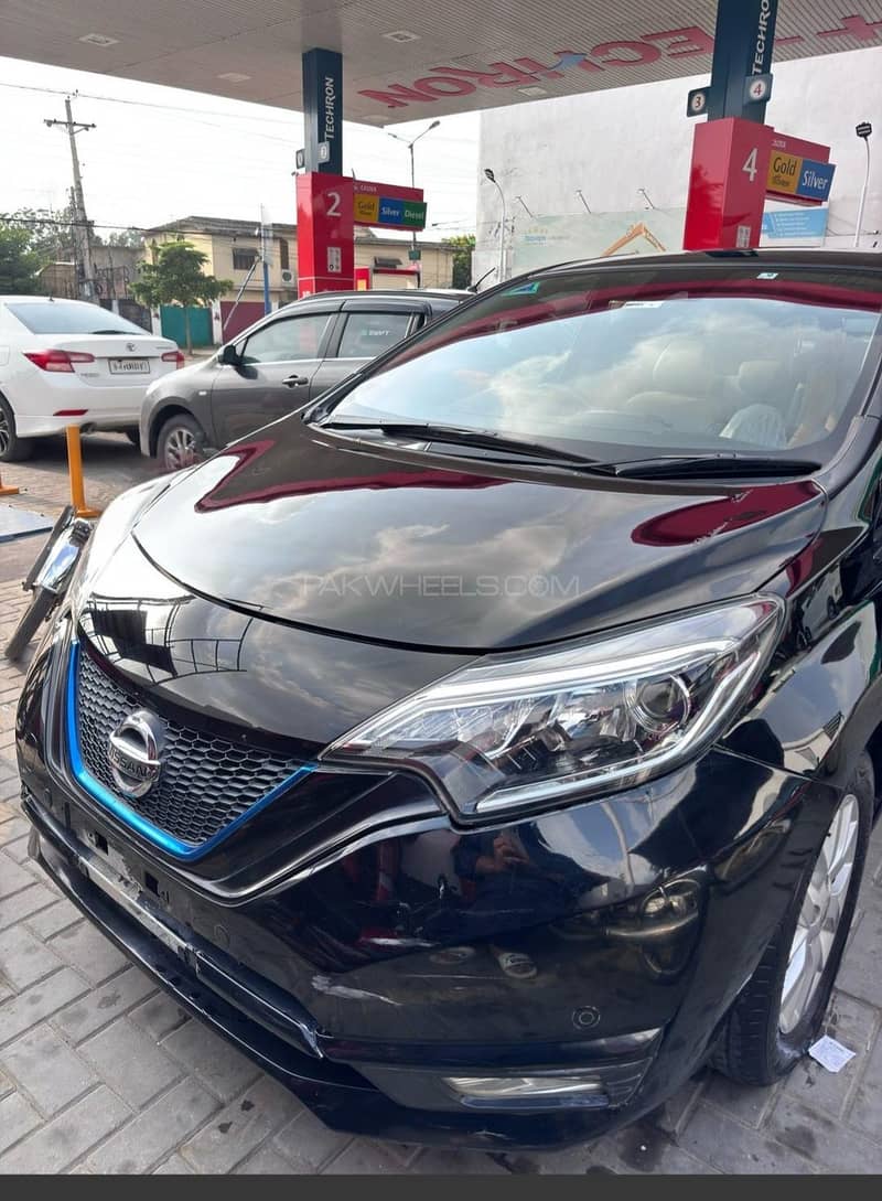 Nissan Note E Power 2017 0