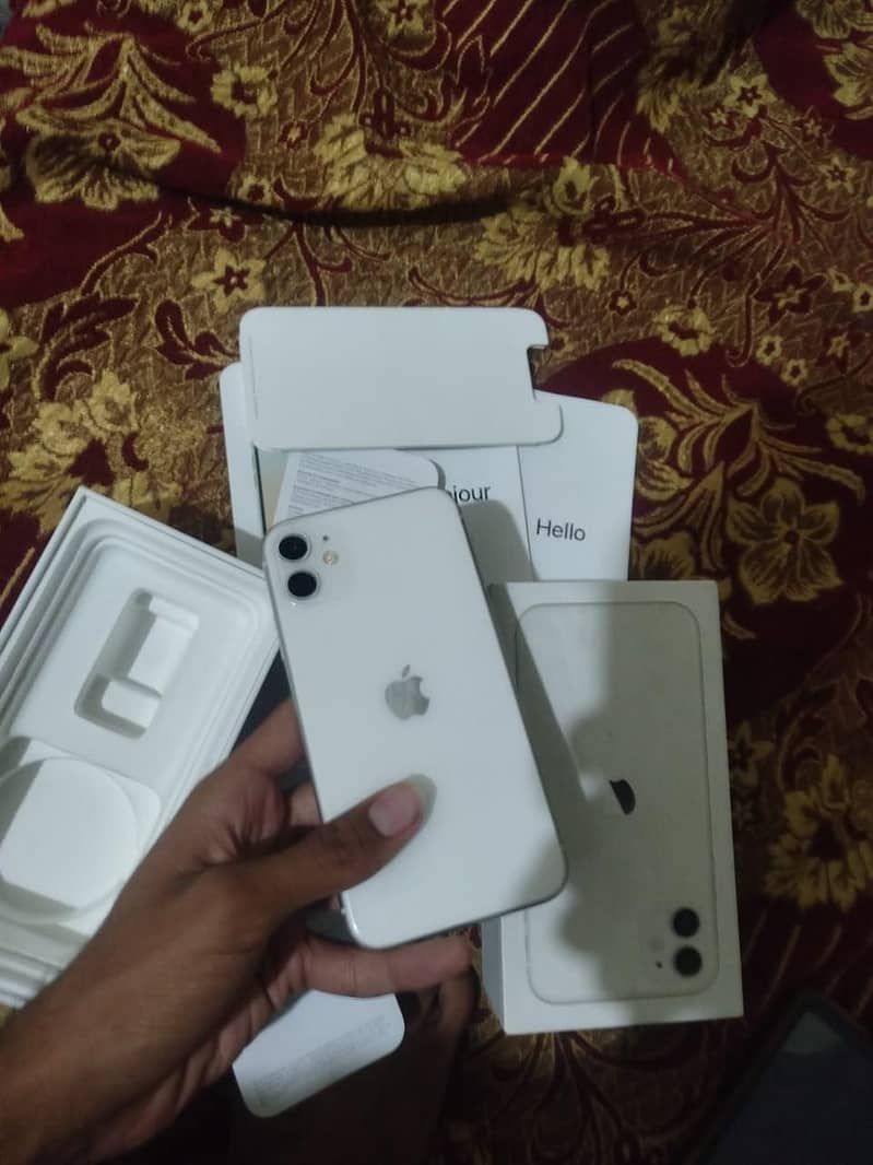 Apple iPhone 11 3