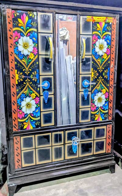 BRAND NEW STEEL SAFE ALMARI