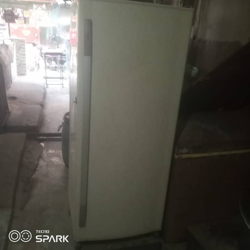 Vertical freezer 1