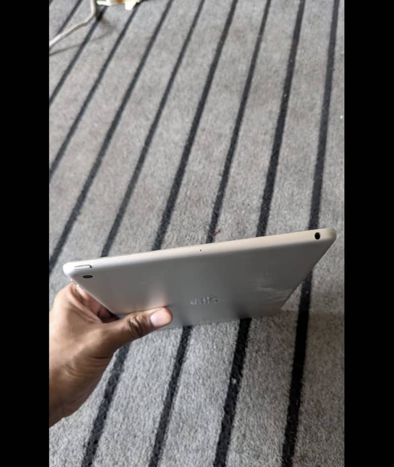 IPad 9th generation with box 1