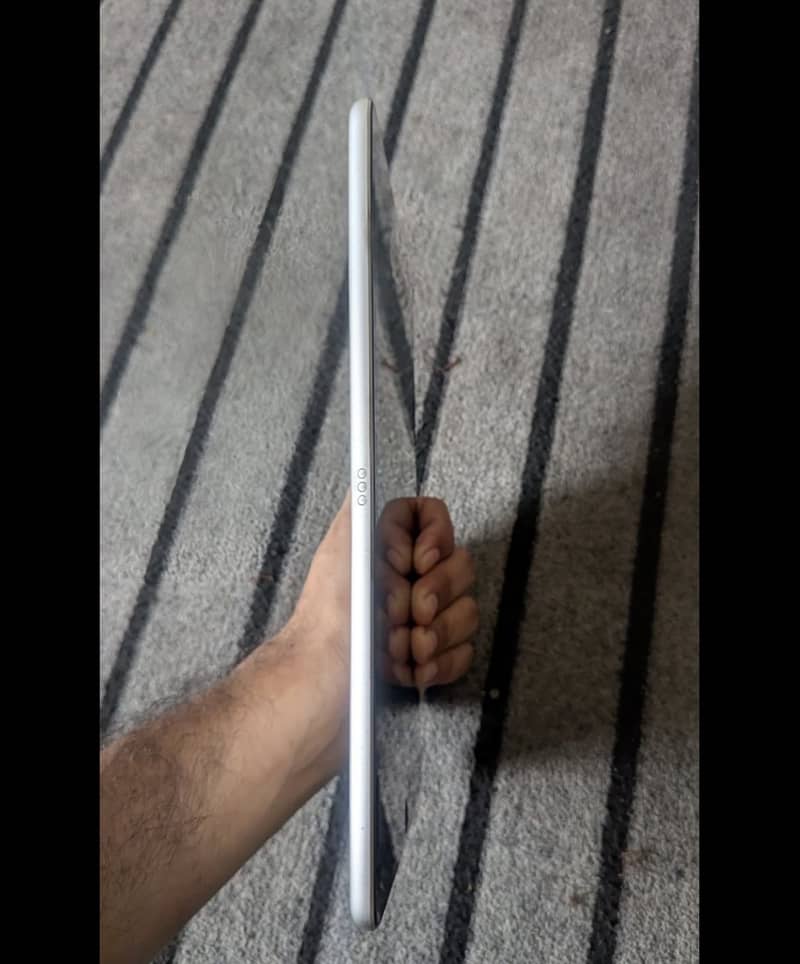 IPad 9th generation with box 4