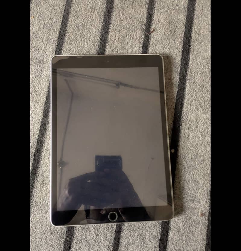 IPad 9th generation with box 7