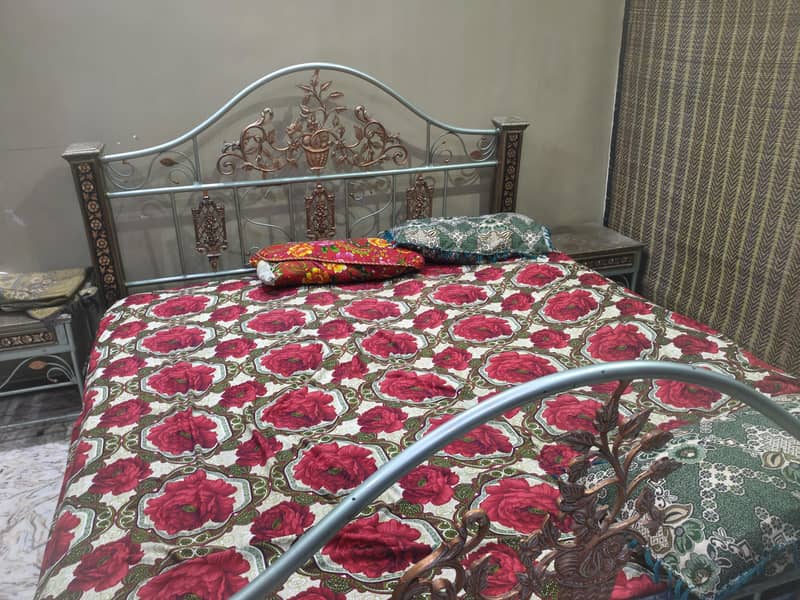 iron bed 1
