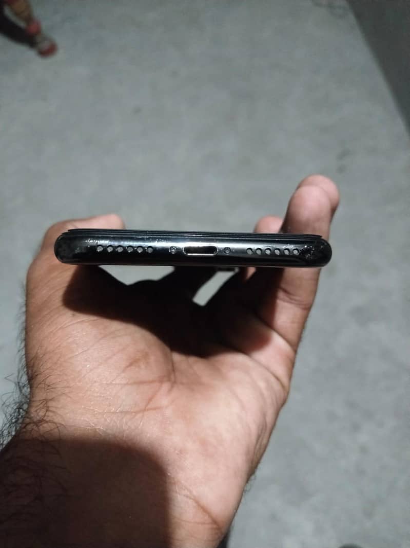 Apple iPhone X 5