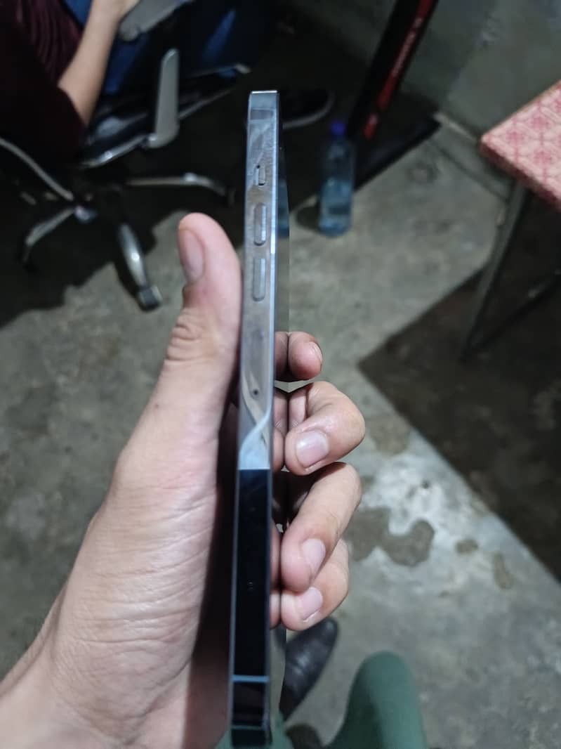 Apple iPhone 13 Pro Max 2