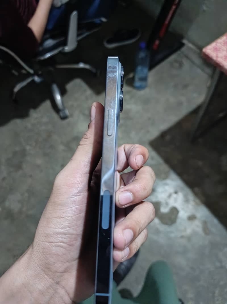 Apple iPhone 13 Pro Max 4