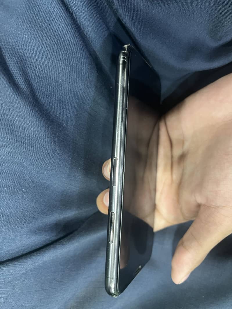 Apple iPhone X 3