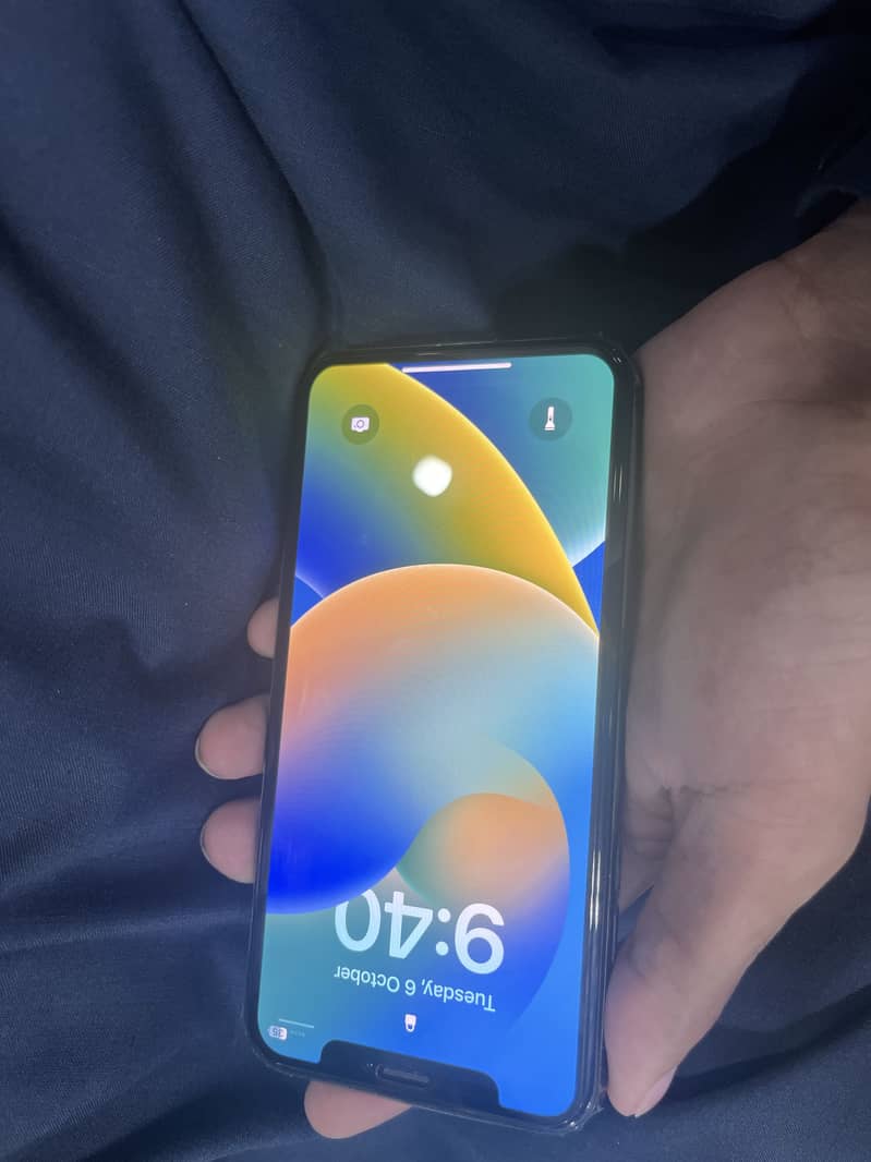Apple iPhone X 4