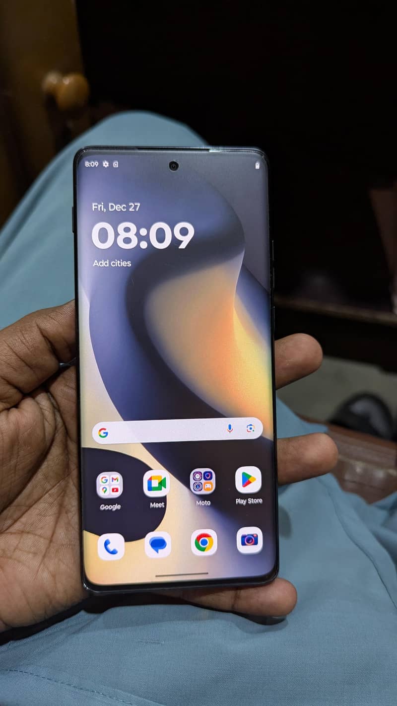 Motorola Edge Plus 1
