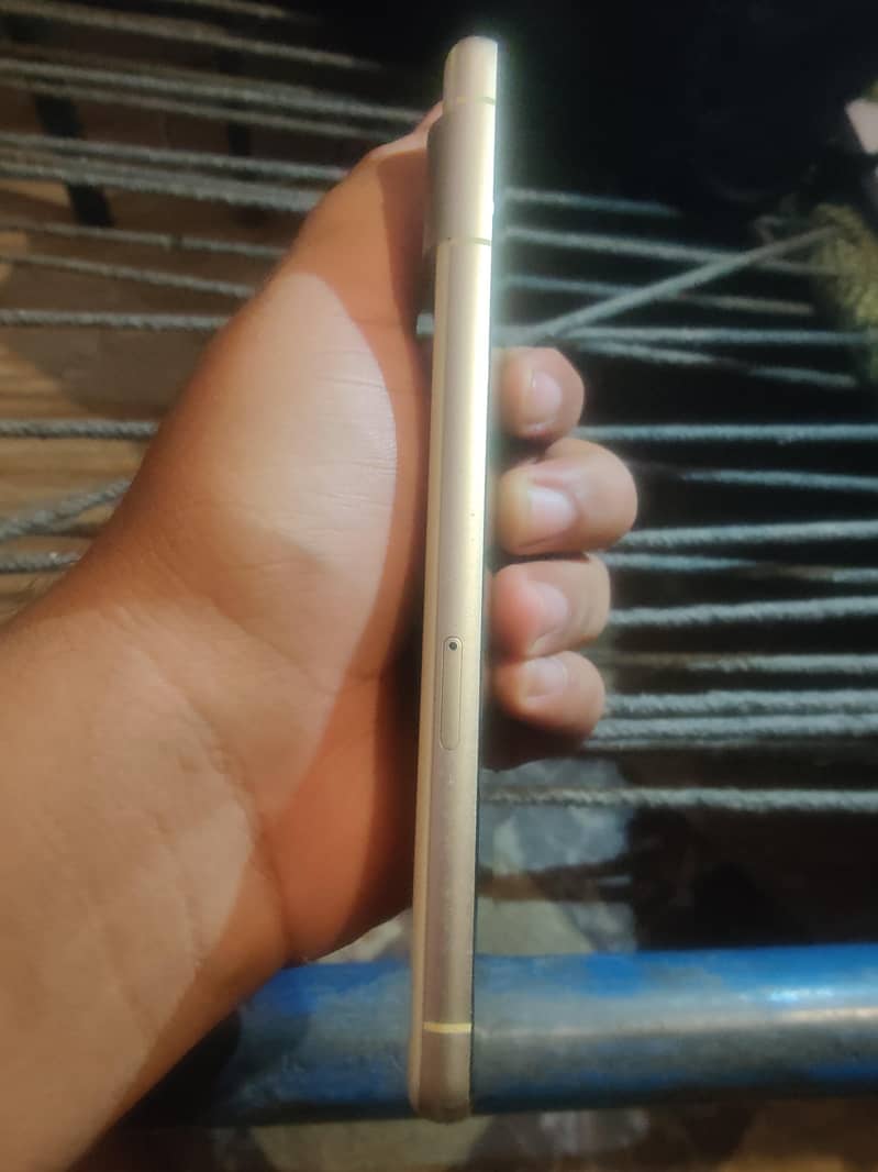 Google Pixel 7 4