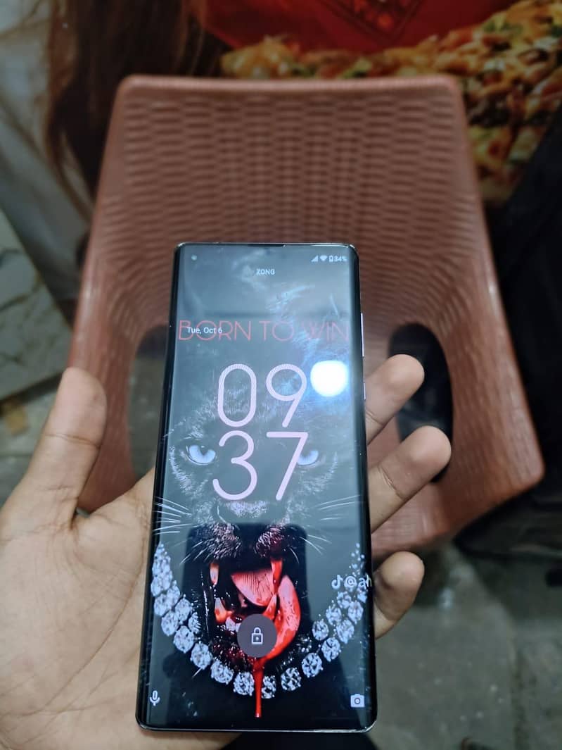 Motorola Edge Plus 0
