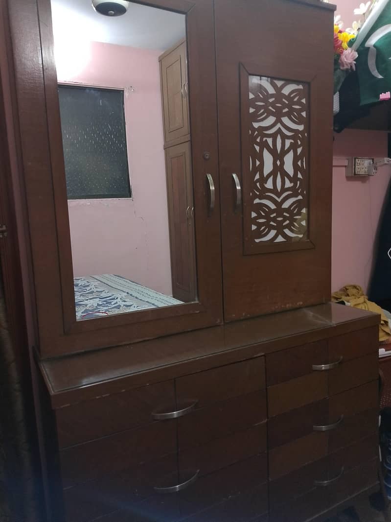 DRESSING TABLE 3