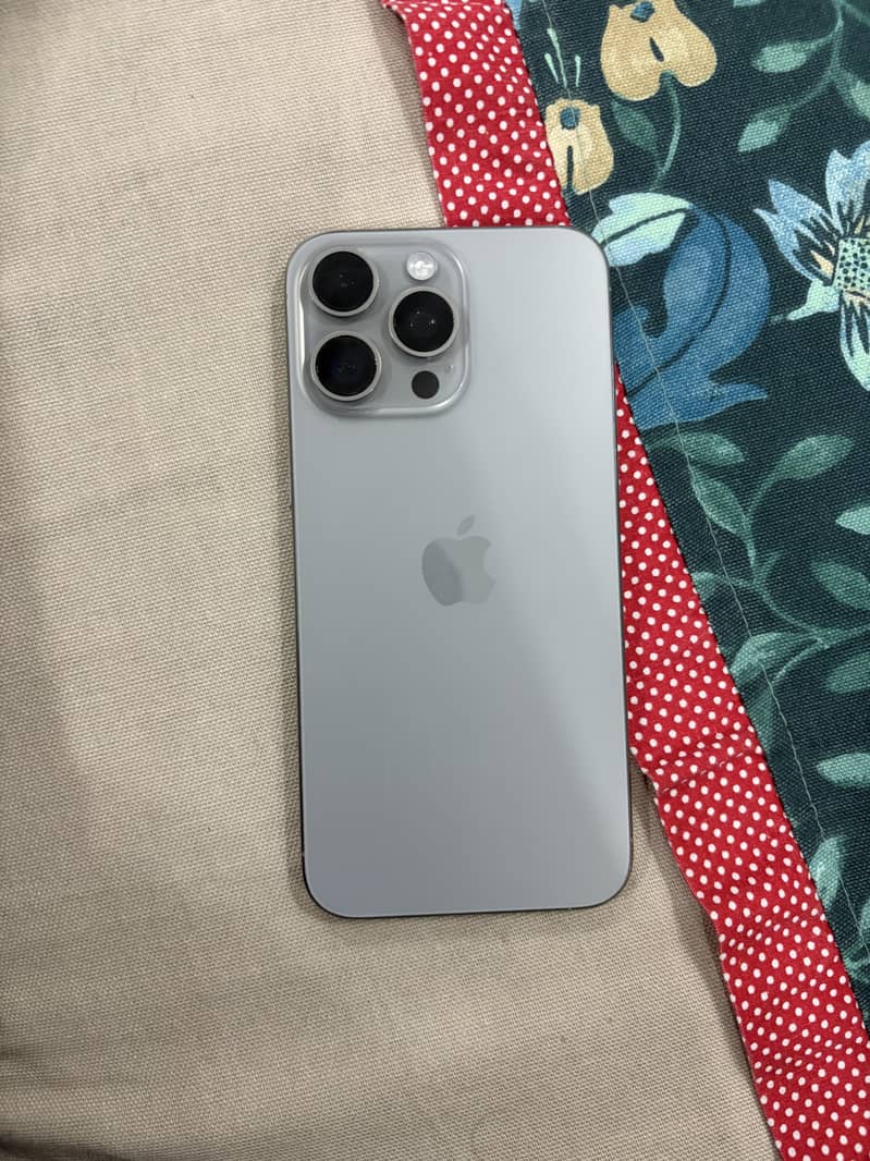 Apple iPhone 15 Pro Max 1
