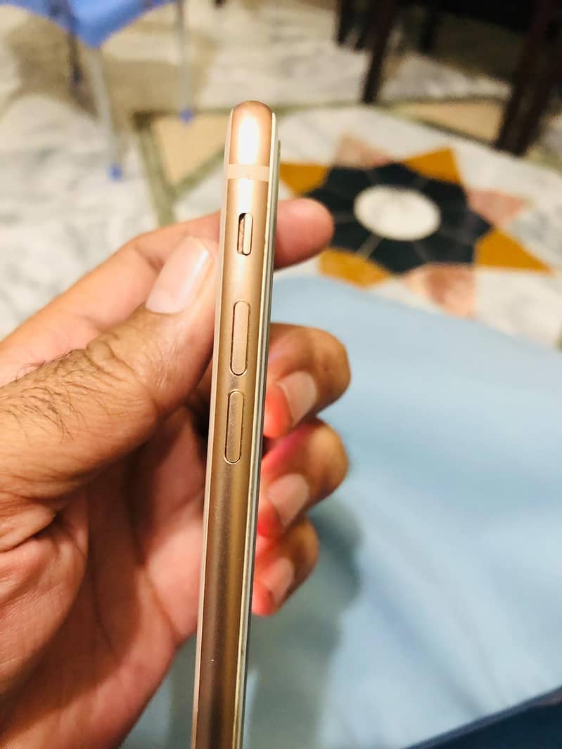 Apple iPhone 8 1