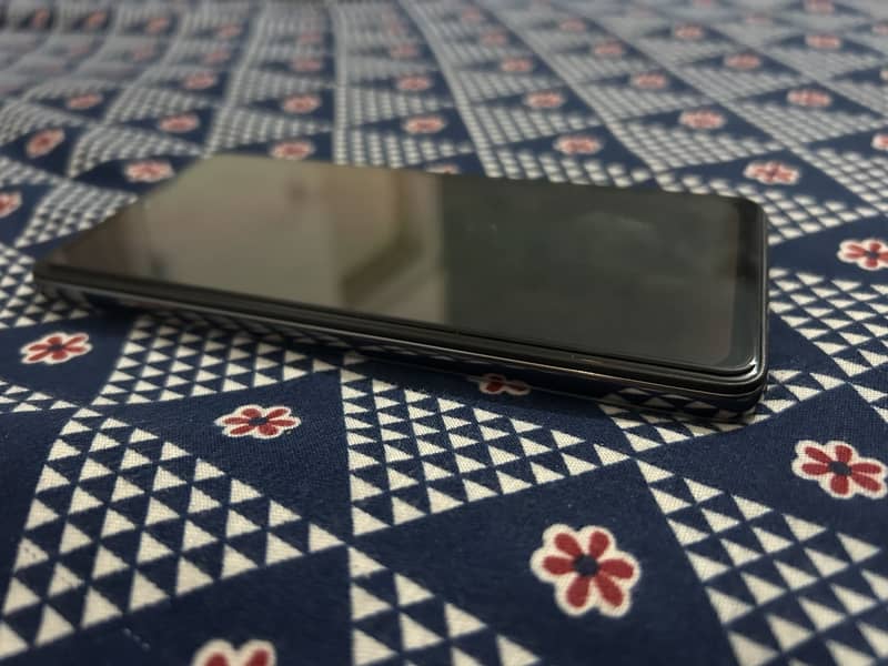 Samsung Mobile A52 1