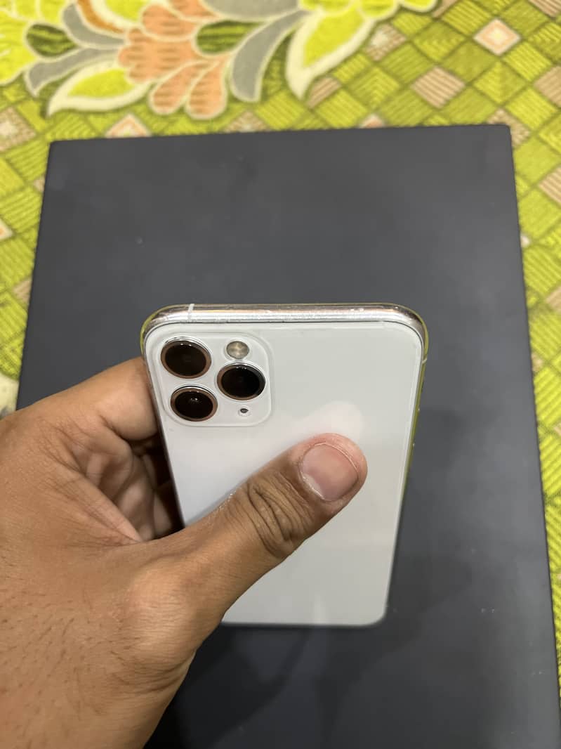 Apple iPhone 11 Pro 1