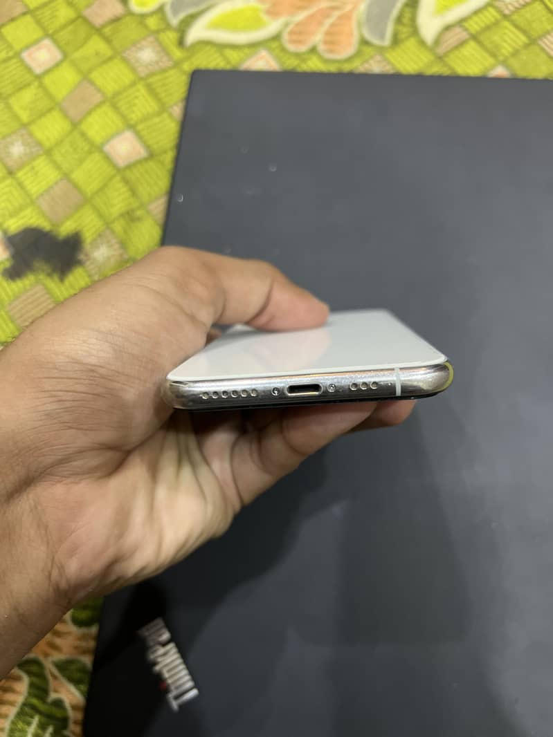 Apple iPhone 11 Pro 3