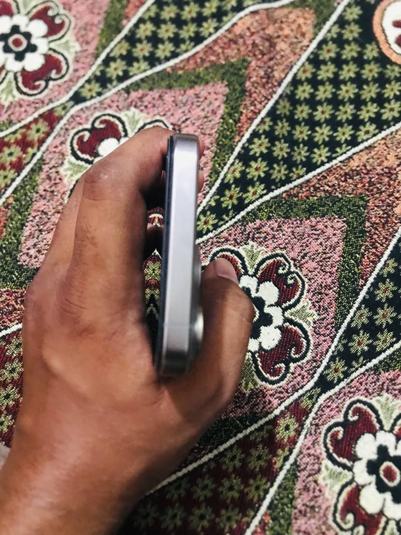 Apple iPhone 15 Pro Max 3