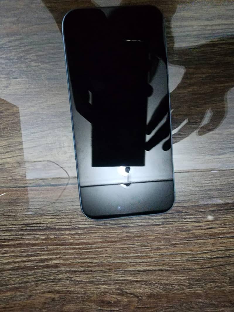 Apple iPhone 16 4