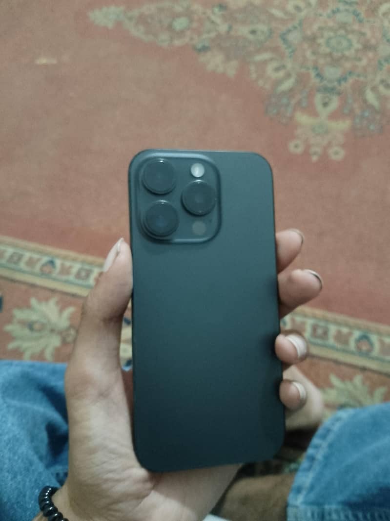Apple iPhone 15 Pro 0