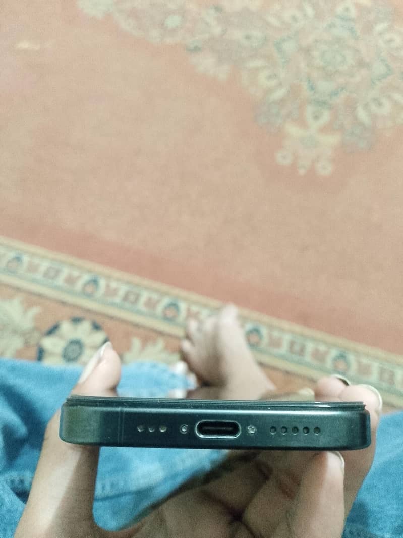 Apple iPhone 15 Pro 3