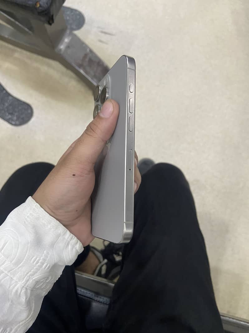 Apple iPhone 15 Pro 0
