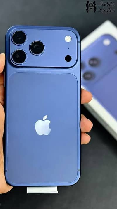 Apple iPhone 17 Pro Max blue clr