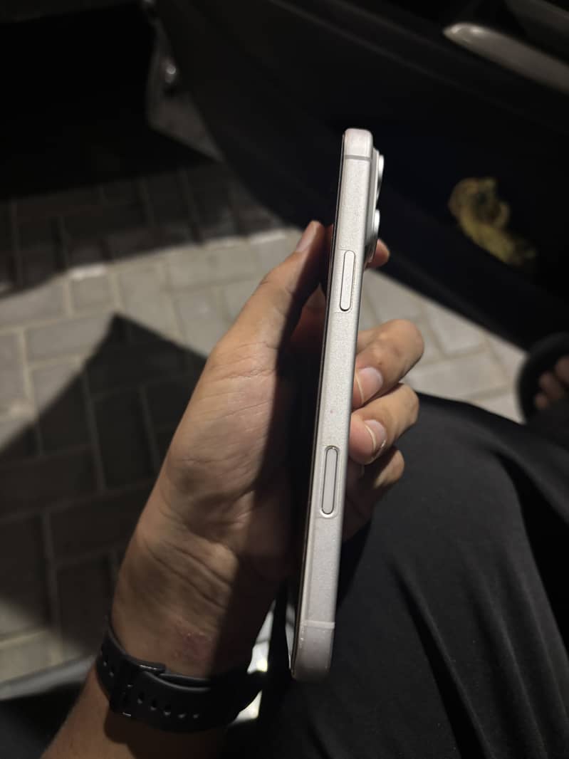 Apple iPhone 17 Pro Max 3