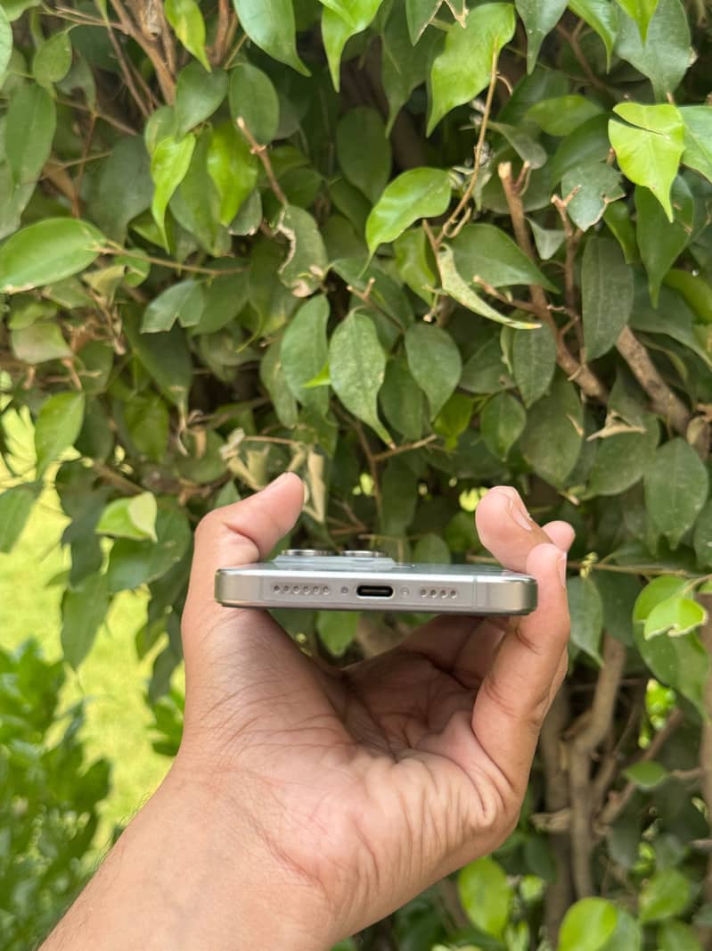 Apple iPhone 15 Pro Max 3