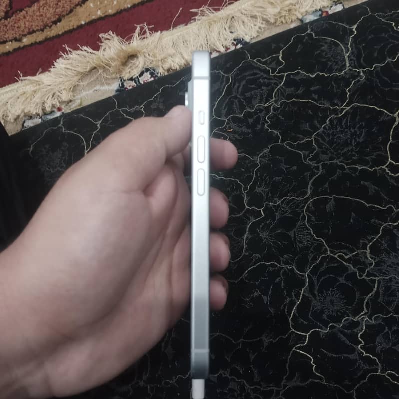 Apple iPhone 15 2