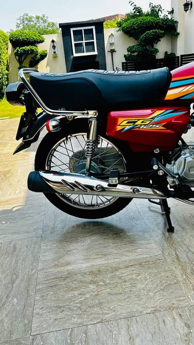 Honda 125 bike for sale - in excellent  conditions