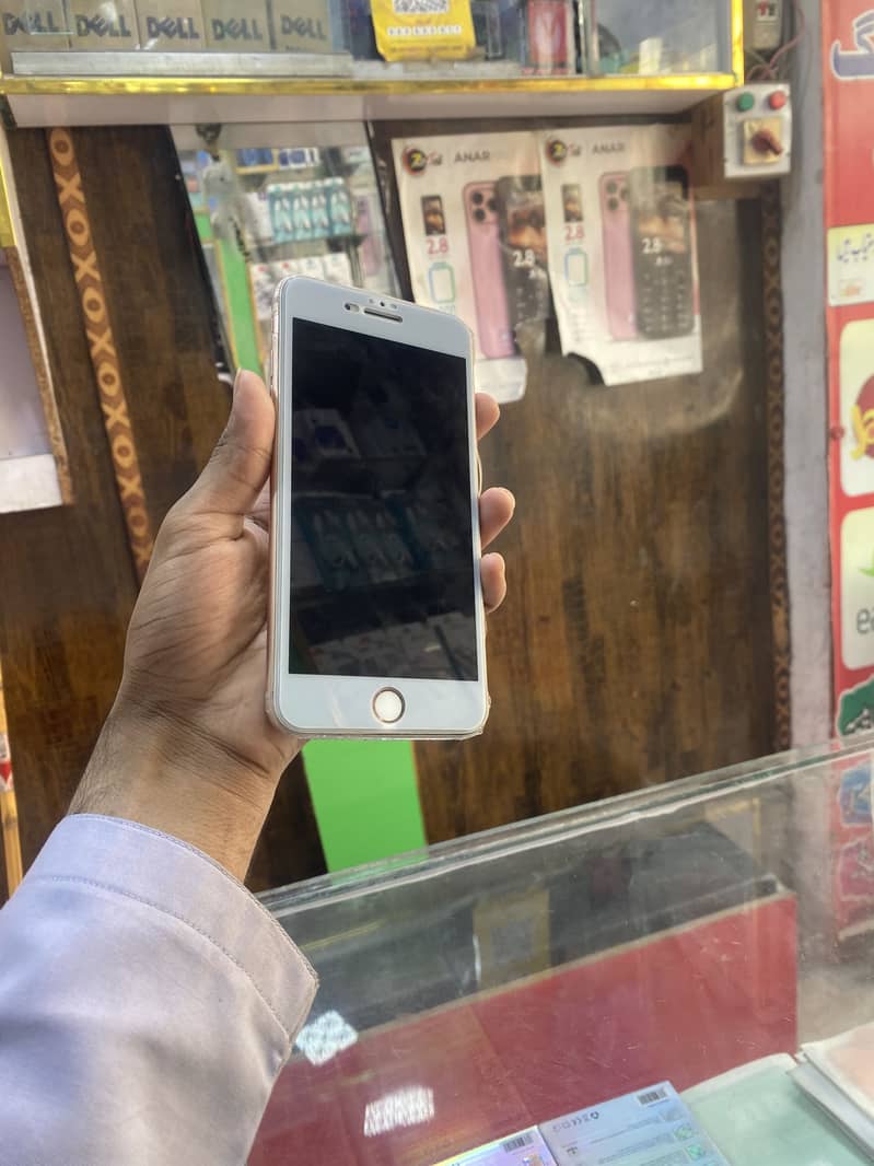Apple iPhone 8 Plus 1