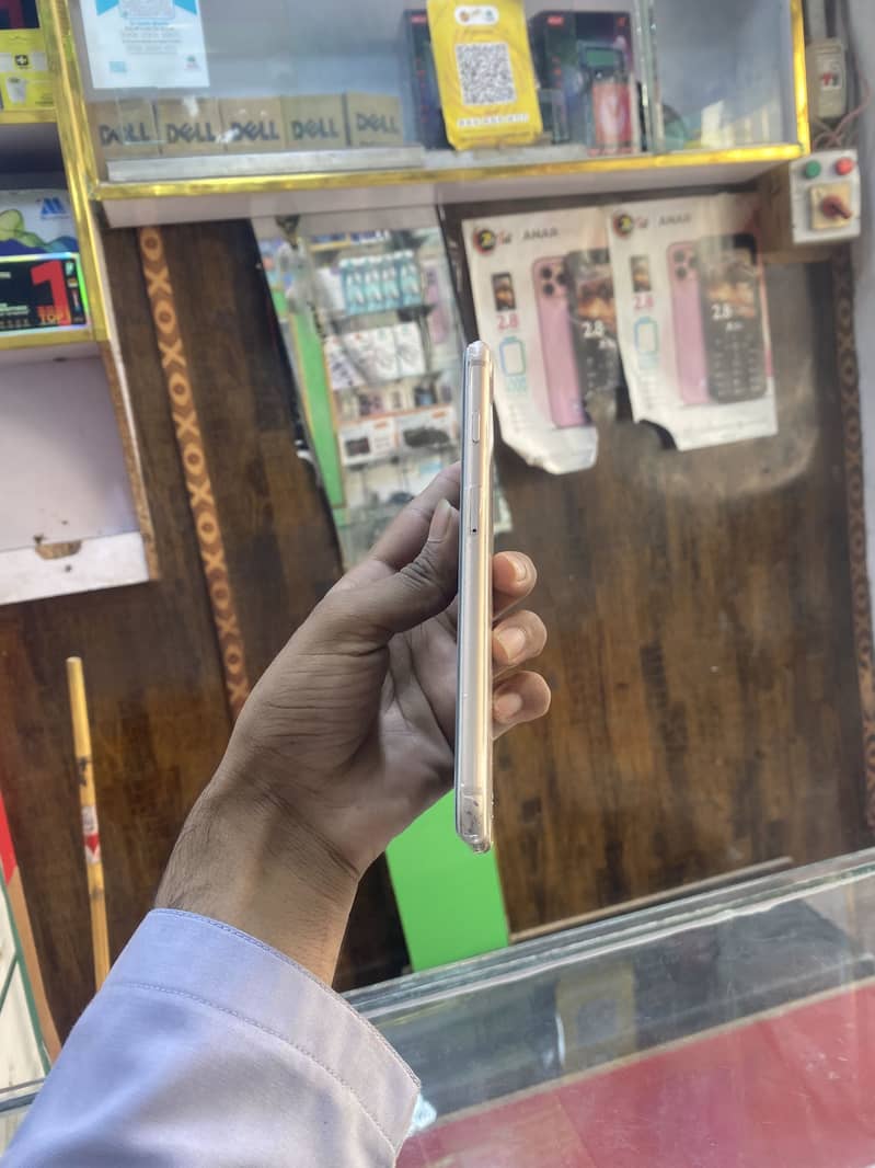 Apple iPhone 8 Plus 2