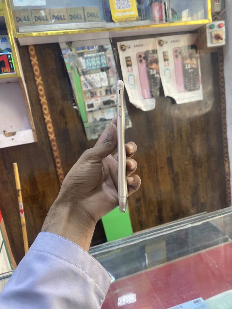 Apple iPhone 8 Plus 3
