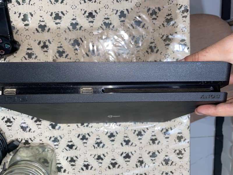 Playstation 4 Slim 3