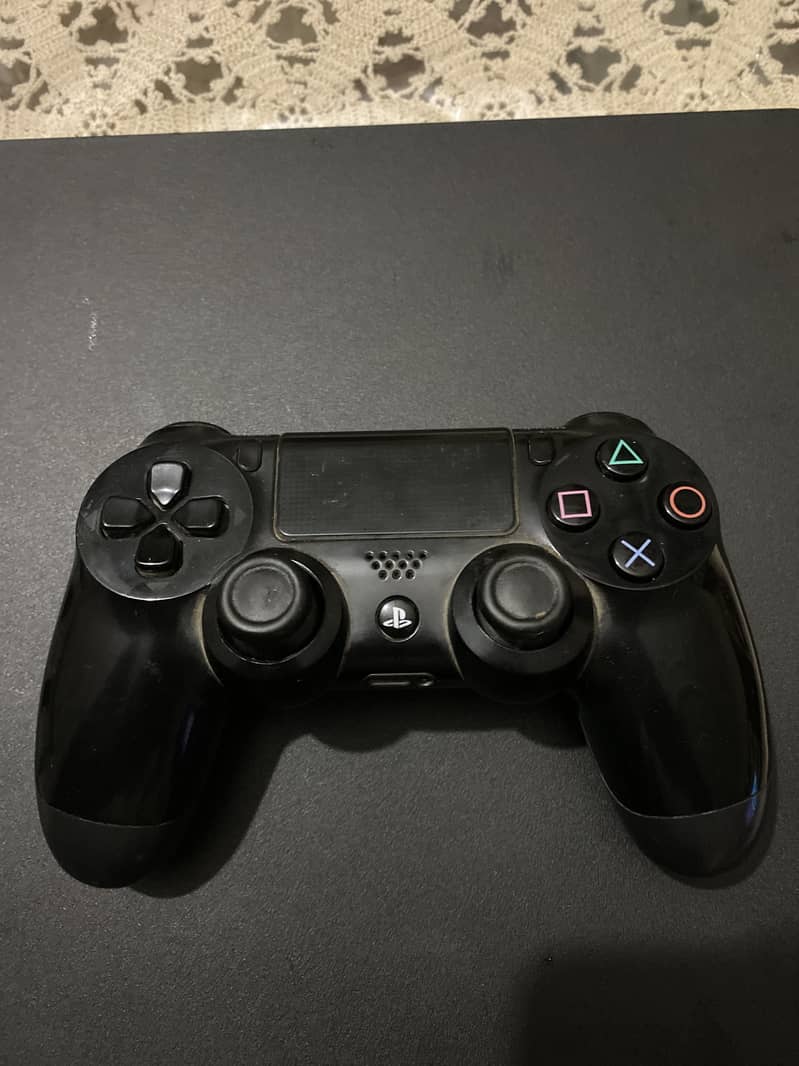 Playstation 4 Slim 4