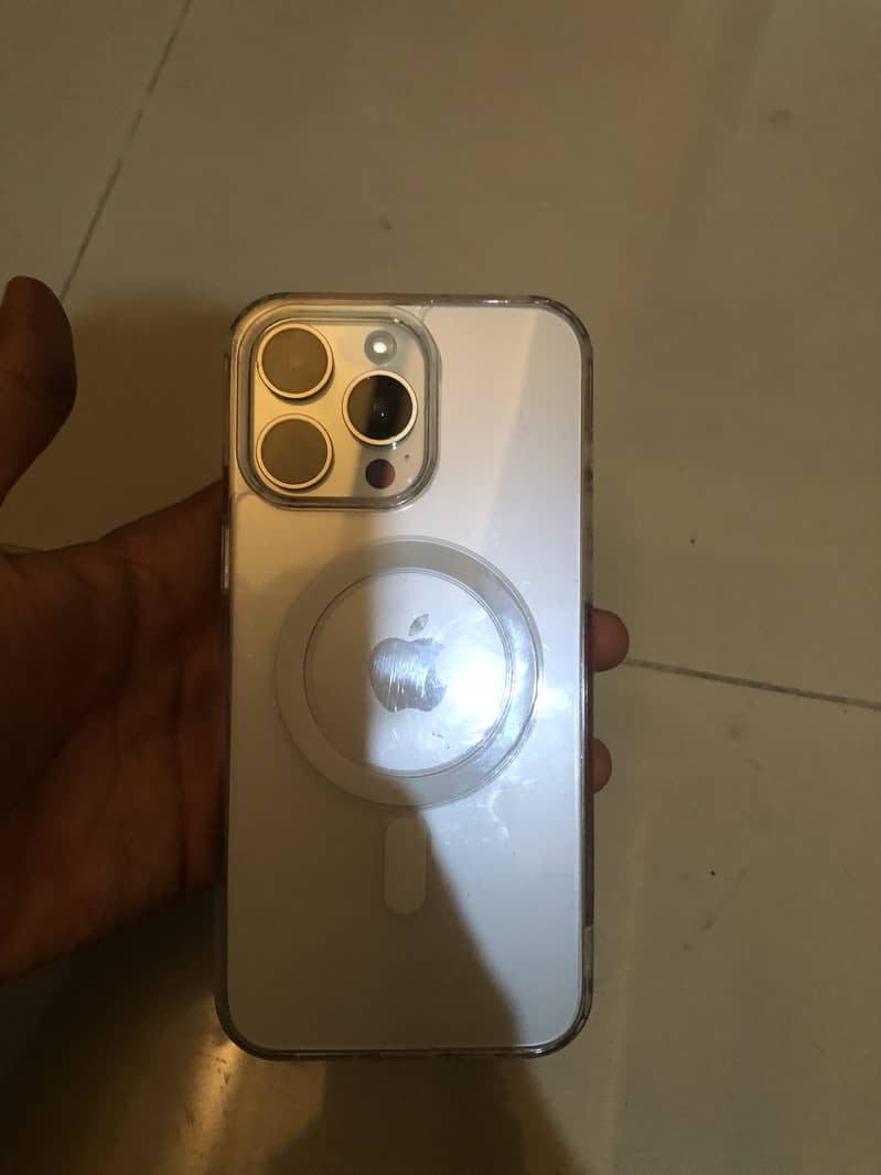Apple iPhone 15 Pro Max 2