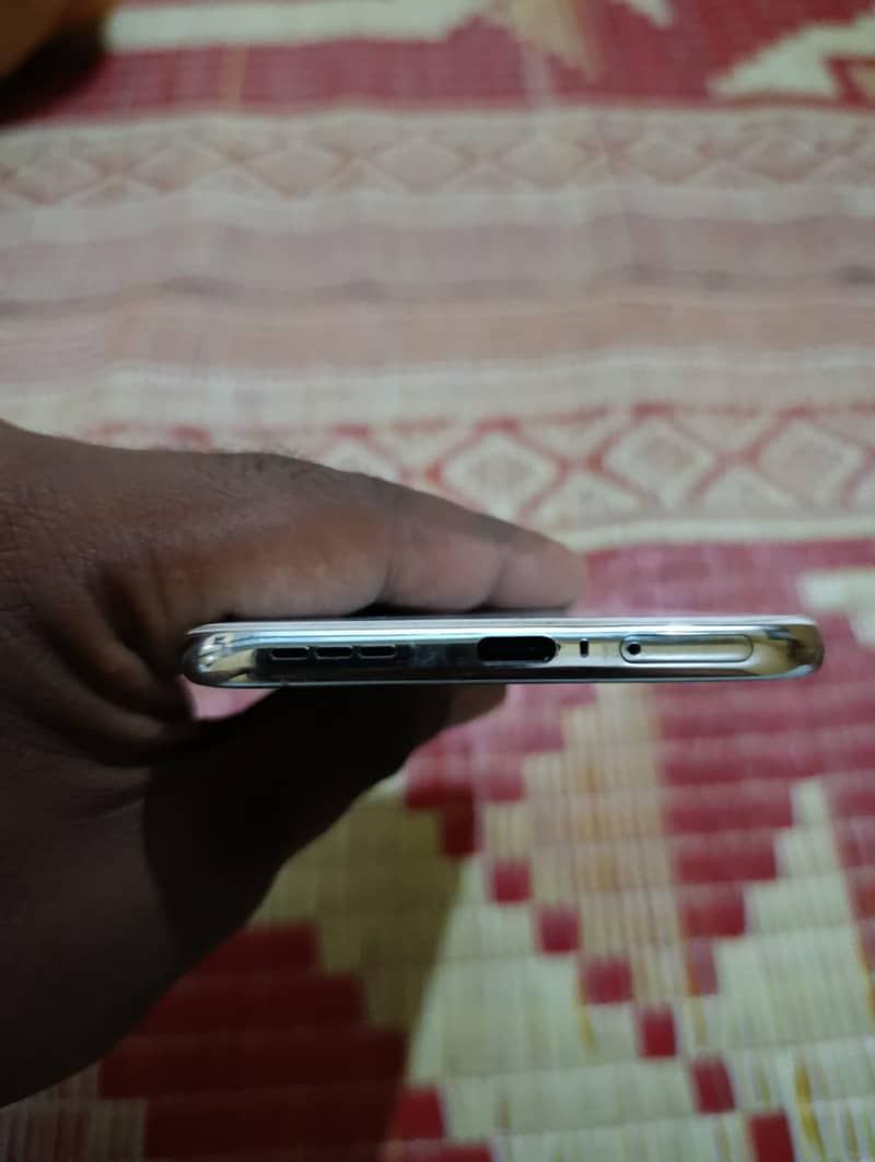 Tecno spark 40 pro plus 4