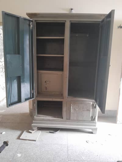 pure chanyutti bed. . . . dressing without mirror. . . . . . pure iron trunk. . . p