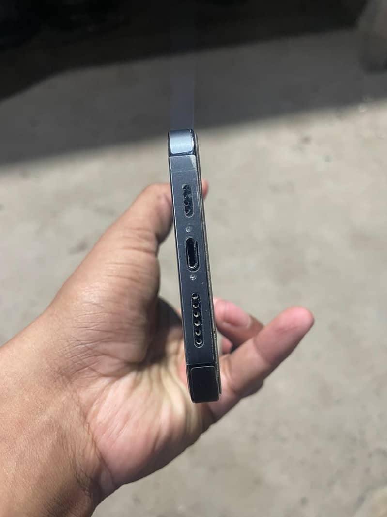 Apple iPhone 13 Pro Max 1