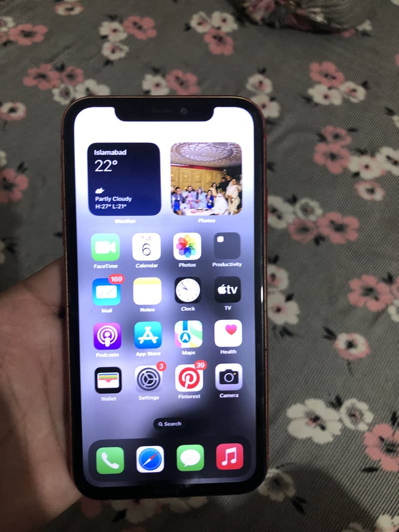 Apple iPhone 11 0