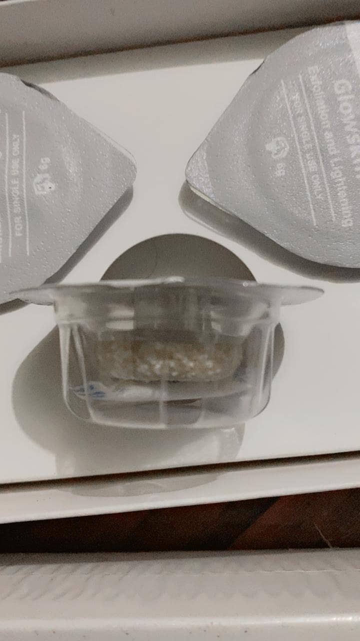 facial set available 8