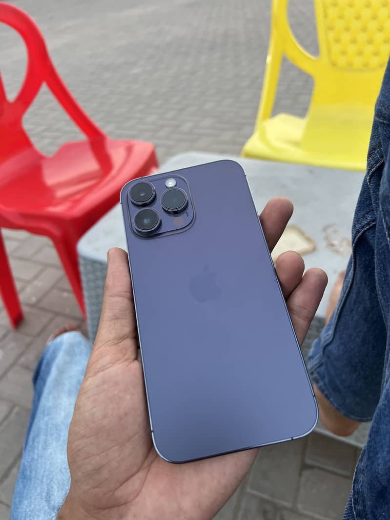 Apple iPhone 14 Pro Max 0