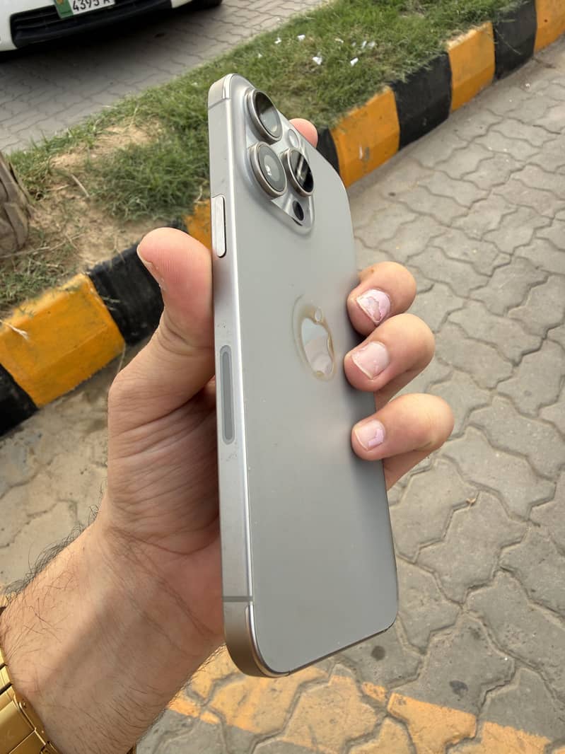 Apple iPhone 15 plus 0