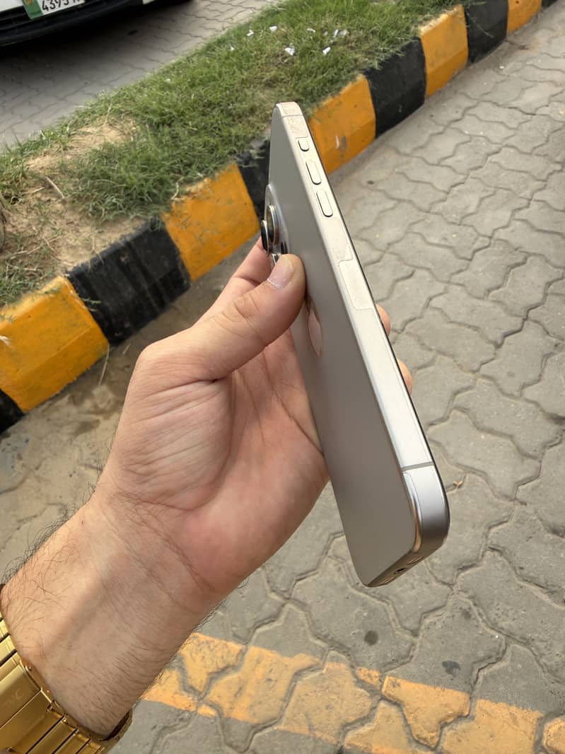Apple iPhone 15 plus 1