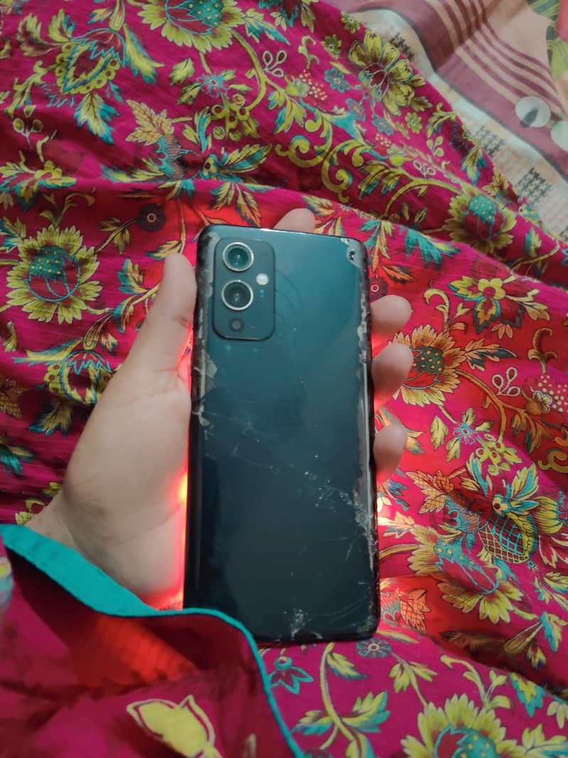 OnePlus 9 5G 1
